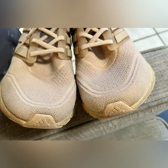 Adidas ultraboost Women’s Shoes Size 9.5 Taupe - Picture 3 of 14